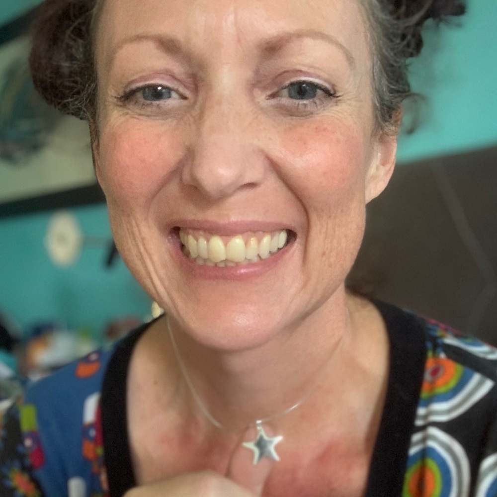 Meet your Posher, Elizabeth